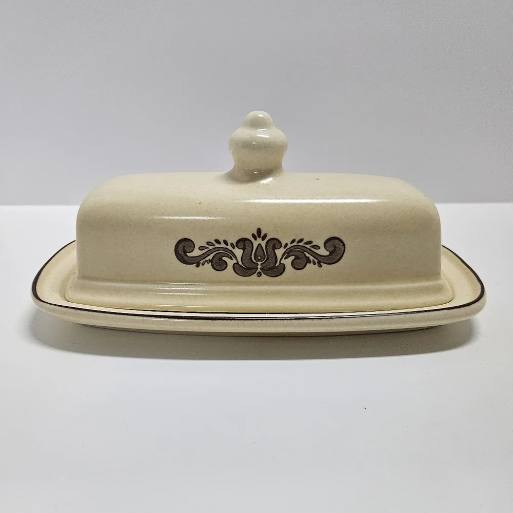 Pfaltzgraff Village Butter Dish & Cover Ceramic Vintage Stoneware Dinnerware USA